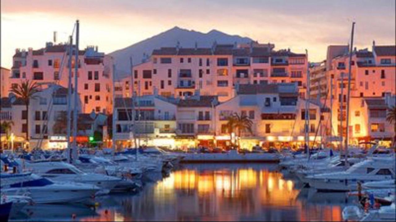 Beachfront Apartment In La Cala De Mijas Buitenkant foto