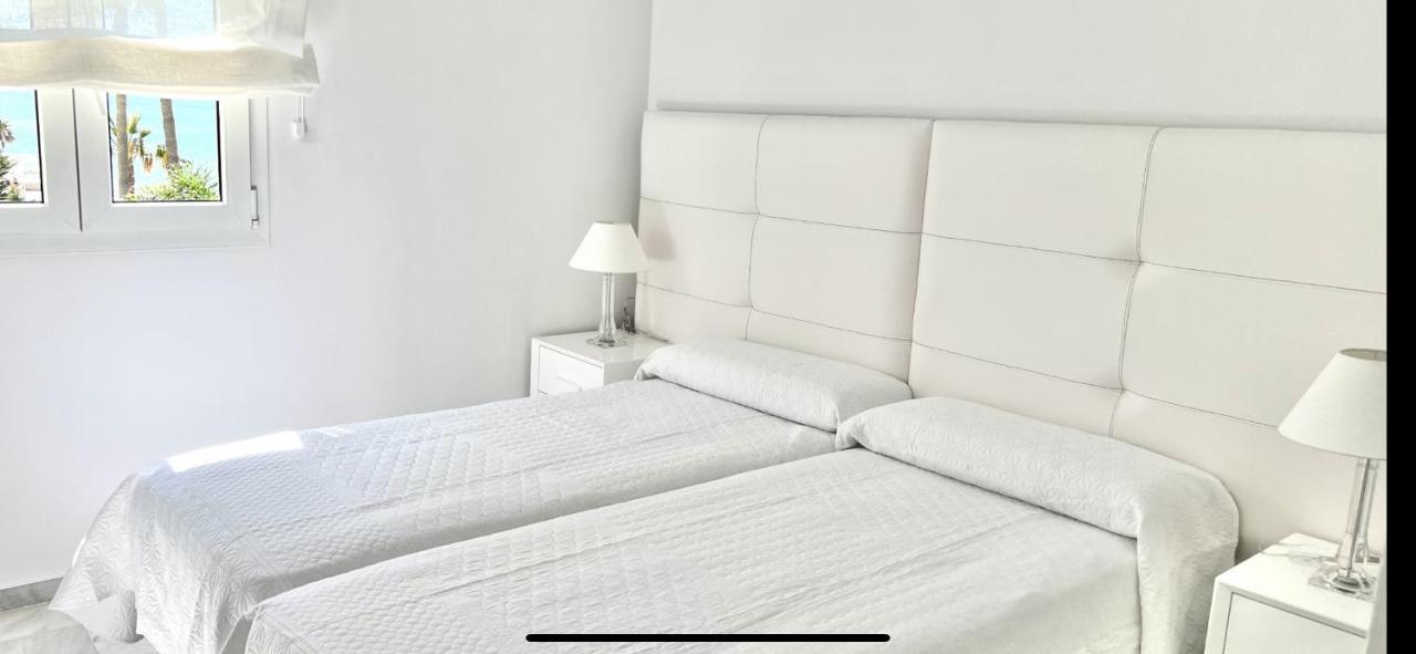 Beachfront Apartment In La Cala De Mijas Buitenkant foto